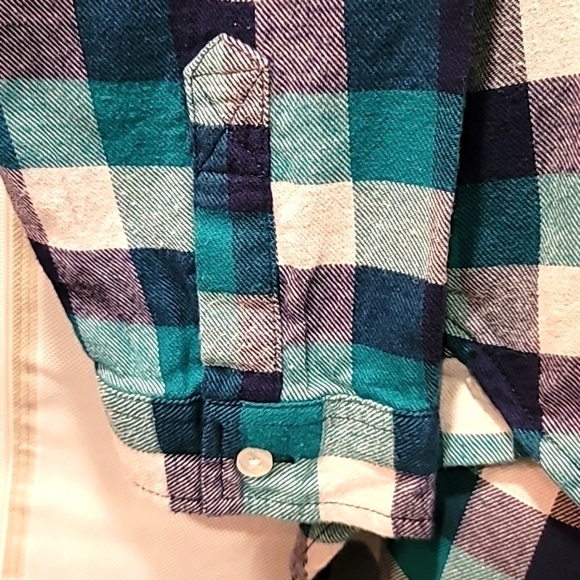 Wrangler Flannel Shirt - Picture 4 of 7